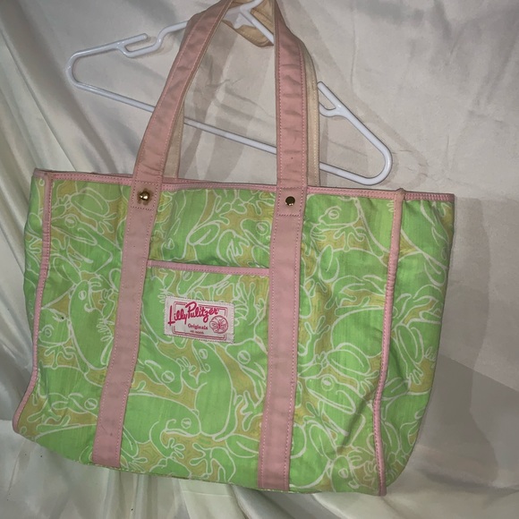 Lilly Pulitzer Handbags - Lily Pulitzer Originals Green frog Tote
Lilly Pulitzer